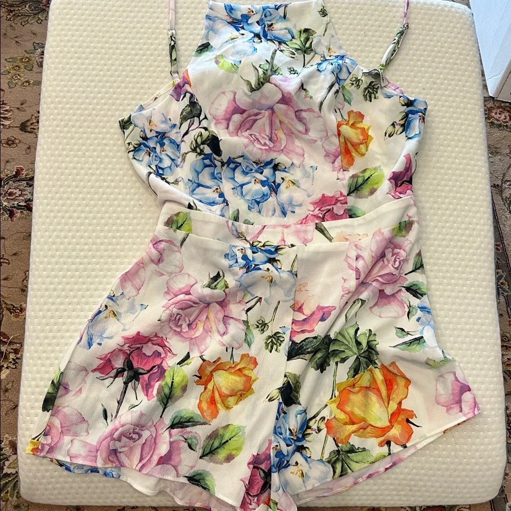 Show Me Your MuMu Floral Romper-sz large - Picture 3 of 8